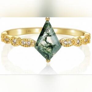 Elegant Gold and Moss Agate Gemstone Ring